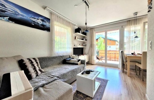 Gemmiblick holiday flat with large balcony