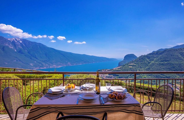 Residence Bellevue 1, Tremosine, Italy