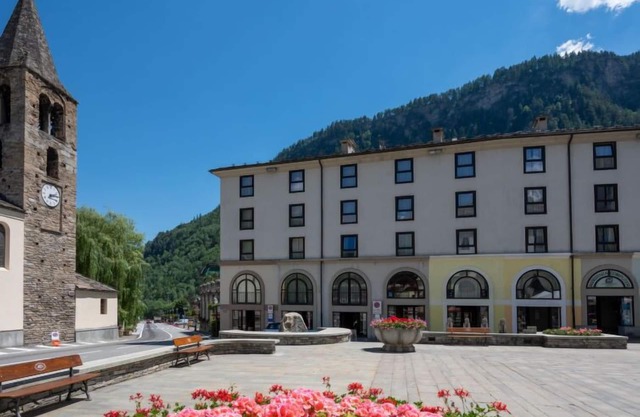 Universo Courmayeur Persons 