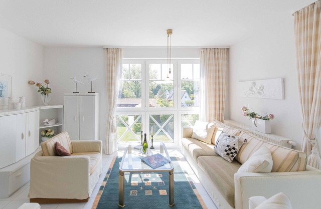 Upper floor apartment 2.2 in the Haus zum Strand in the Baltic seaside resort of Wustrow in Ostseebad Wustrow