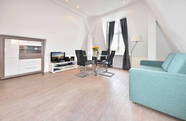 Villa Hohe Düne 07 - centrally and quietly located in Heringsdorf (Seebad)