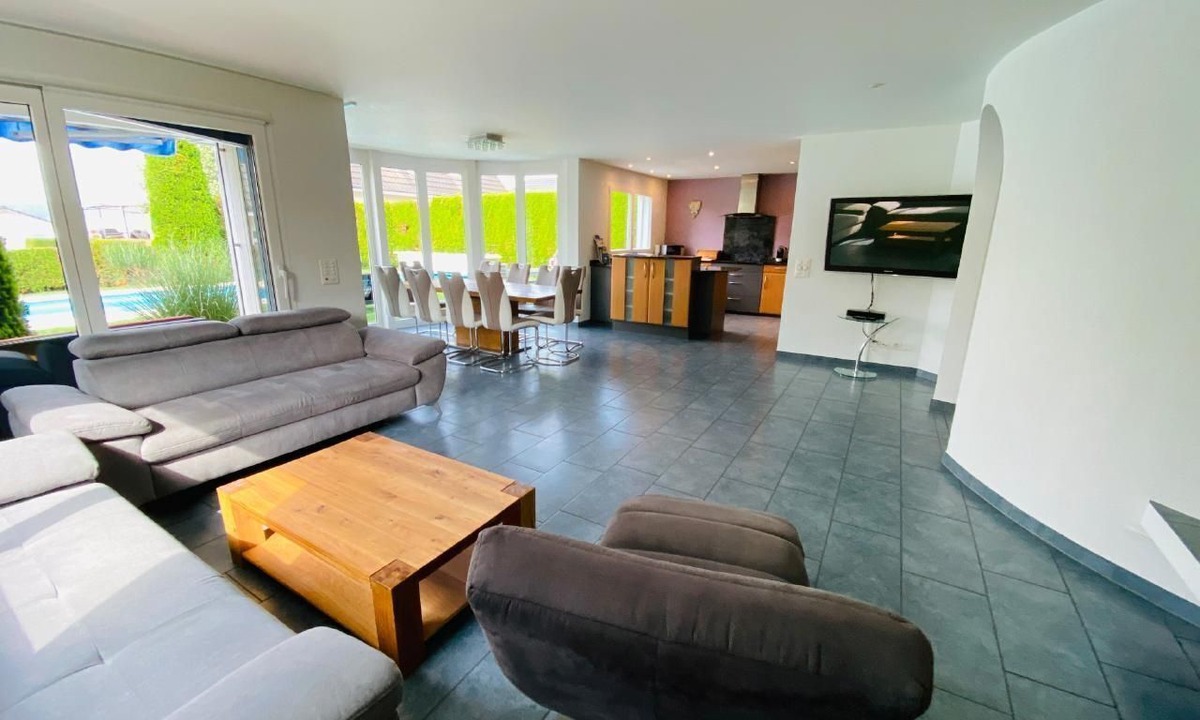 Dottikon House | Ferienvilla "Leons Holiday Homes"