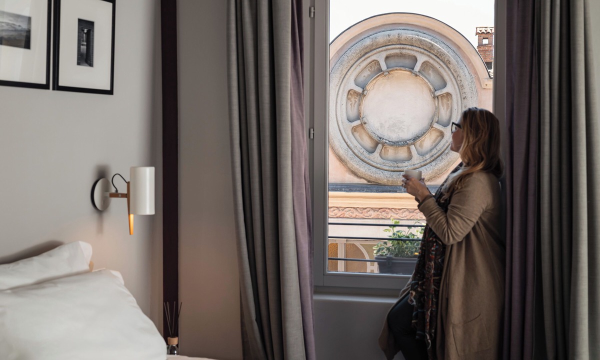 La Morra House | Uve Rooms & Wine Bar