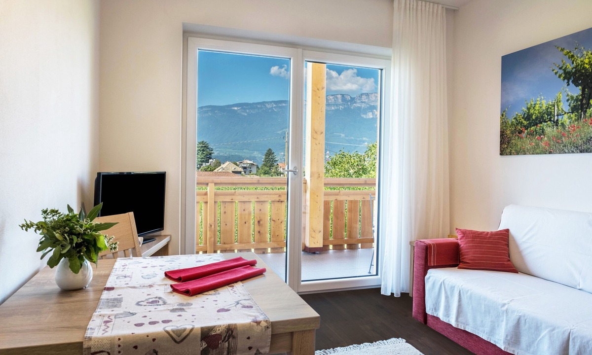 Gries - Quirein Apartment | Apartment “Urbanhof - Moritzing” with Mountain View, Wi-Fi & 2 Balconies