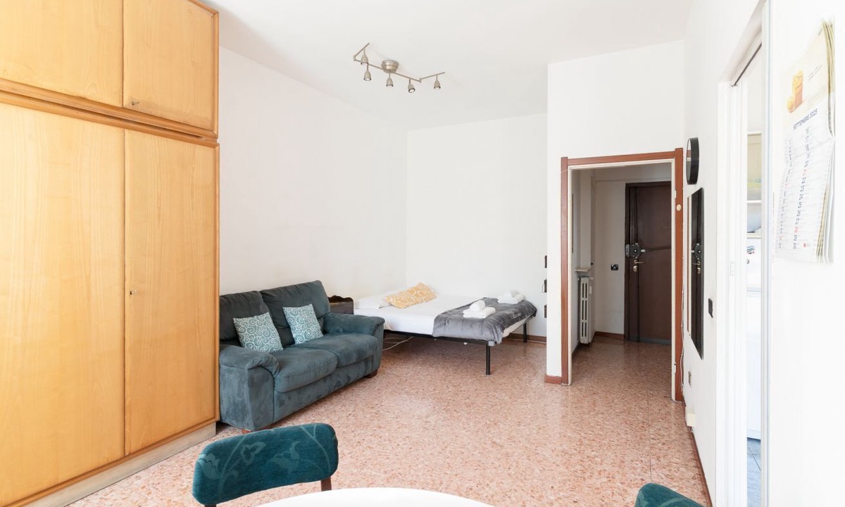 Ripamonti Corvetto Apartment | GuestHost - A comfortable 40 square meters apartment, perfect for two people, located on the third floor of a building with an elevator (NOT accessible to disabled guests).The property is located in the lively Corvetto neighborhood and is well connected