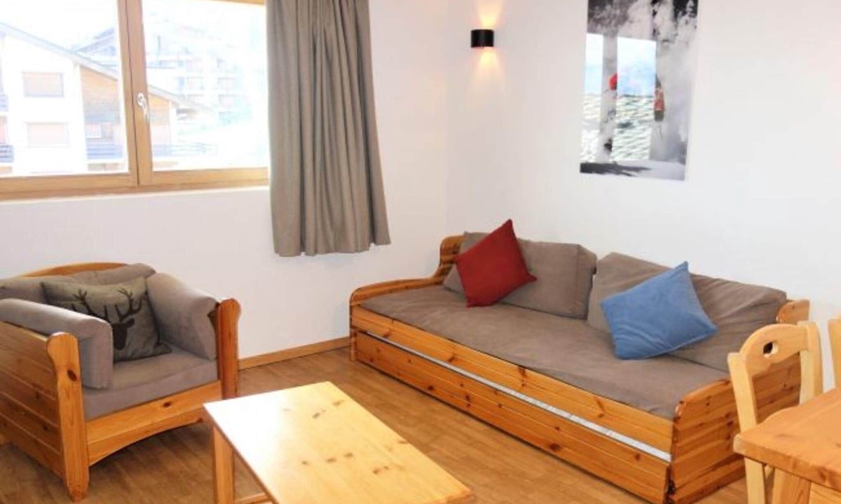 Saint-Pierre-de-Clages Apartment | Apartment in Nendaz with Ski-In/Ski-Out Access