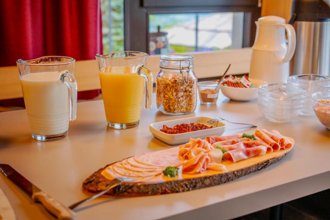 Walzenhausen Bed & Breakfast | Panorama Ferien in Walzenhausen mit See und Bergblick, Willkommen bei MOVIDA