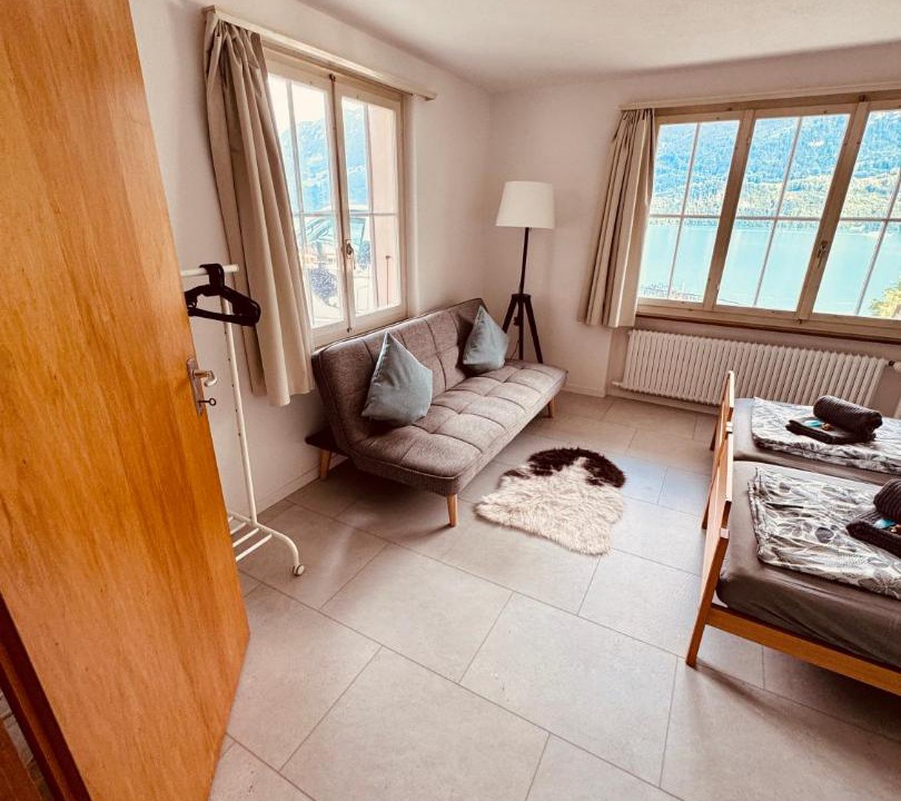 Niederried bei Interlaken Apartment | Chalet Luna - Lake Apartment by Lake Brienz