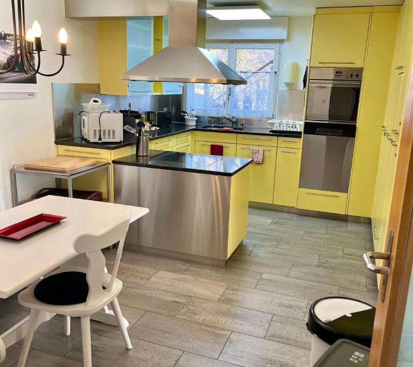 Steffisburg Apartment | Grosse Ferienwohnung ideal für Gruppen, nähe Thun und Interlaken