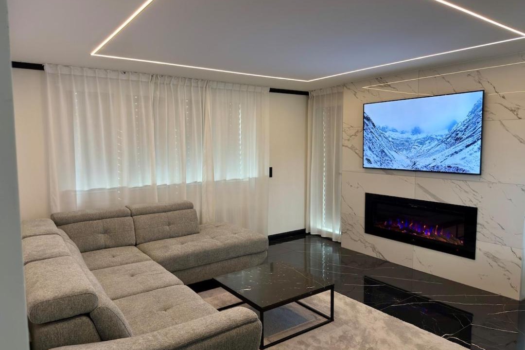 Heimberg Apartment | Modern 3BR Apartment with Fireplace, Miele Kitchen and Balcony