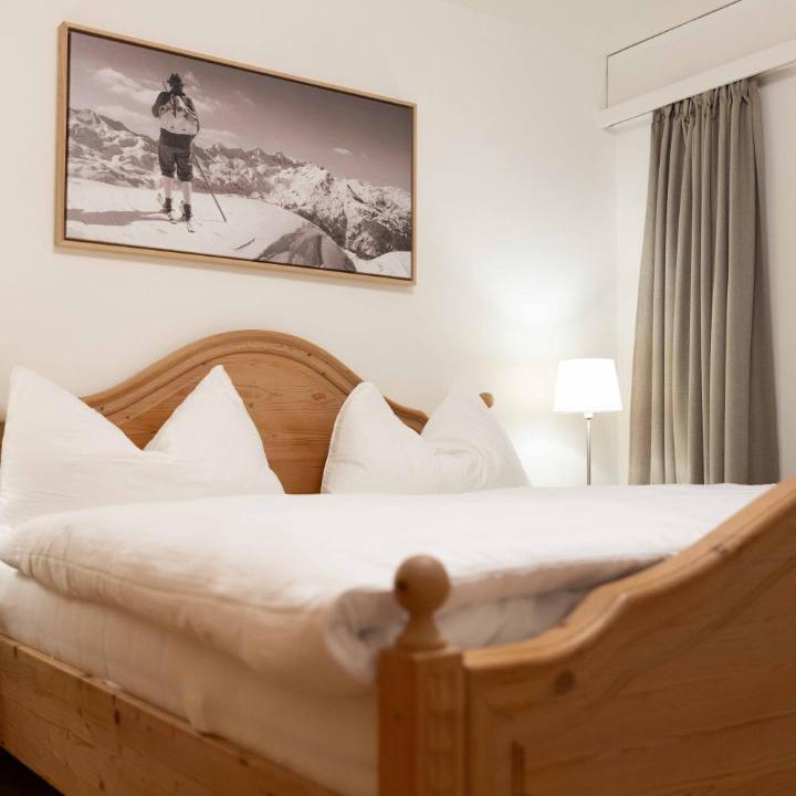 Champfer Apartment | NEW Engadine Alpine Apartment - Pool & Sauna