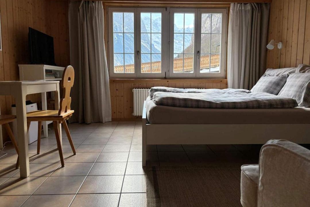 Lauterbrunnen Apartment | Postcard View-Romantic Retreat-Outdoor Dining