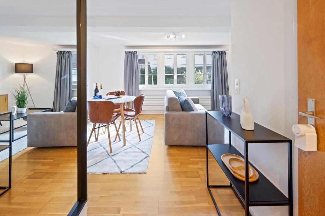 Zug Apartment | ARISER - Zug Old Town Suites