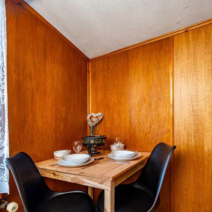 Spiez Apartment | Chalet In The Countryside Kitchen Parking Lot