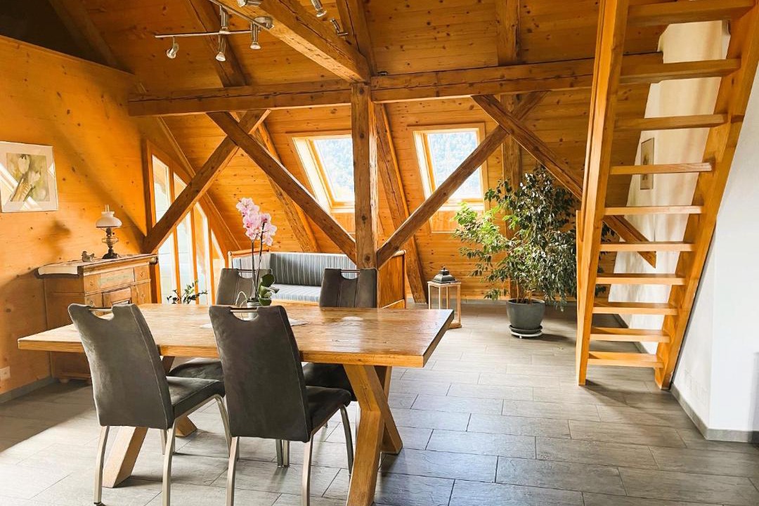 Hondrich Apartment | Ferienwohnung Haus Itten gemütlich und rustikal