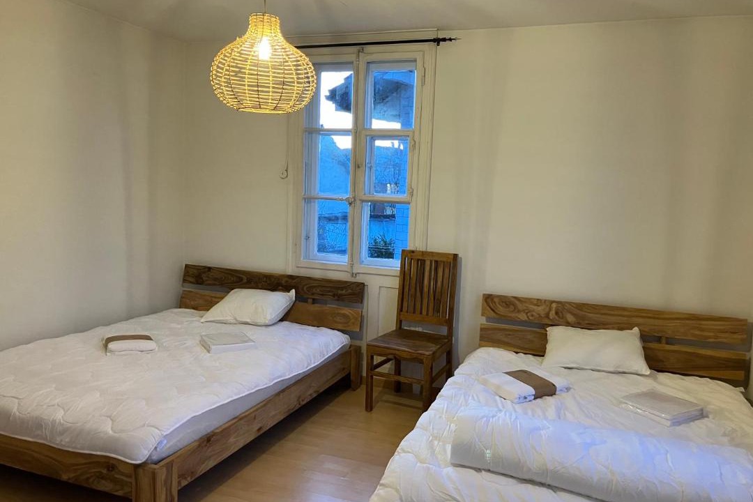 Burgdorf Apartment | Old Rustic Simple Swiss Flat 60m2 Authentic Center Burgdorf Parking Small Bath