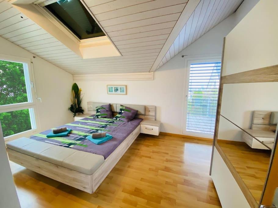 Dottikon House | Villa with Pool - Leon's Holiday Homes