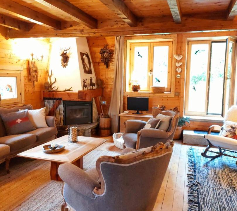 Ronco Bed & Breakfast | "CHALET dei FIORI" room & apartment