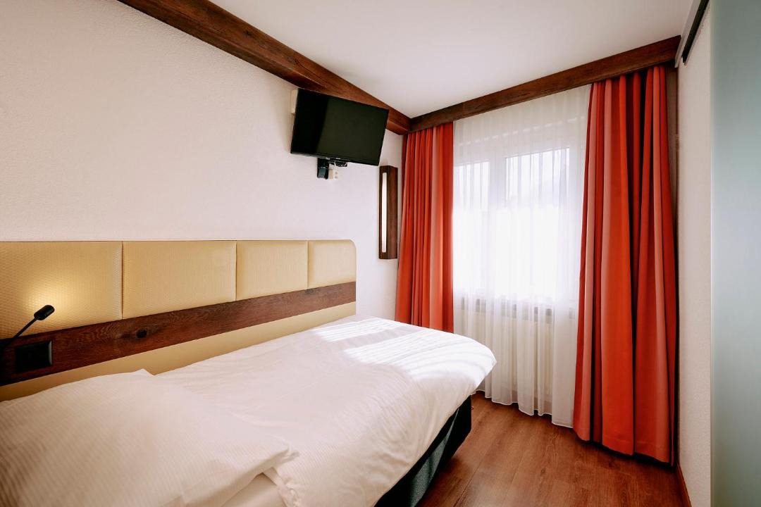 Visp Hotel | Elite