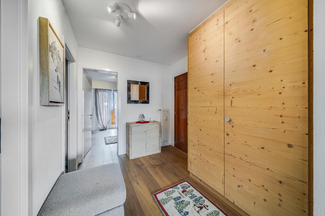 Noes Apartment | In the heart of Crans, fireplace and parking