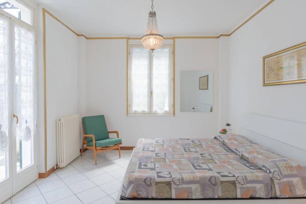 Photo of Bedroom in Moltrasio