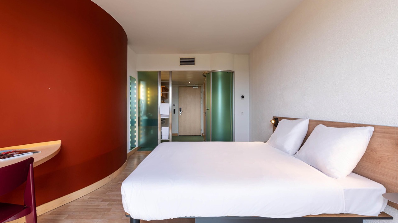 Photo of Bedroom in Lully