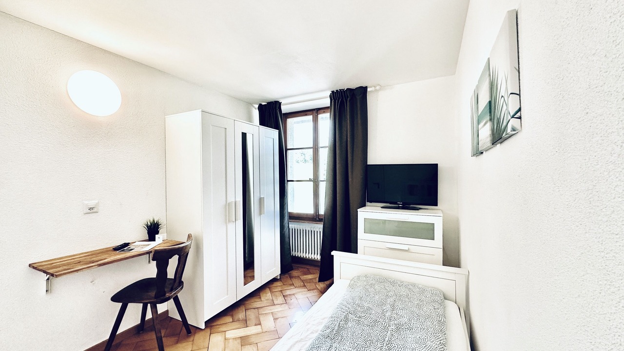 Photo of Bedroom in Flumenthal