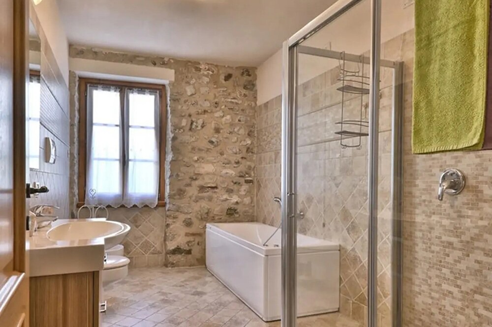 Photo of Bathroom in Oldesio