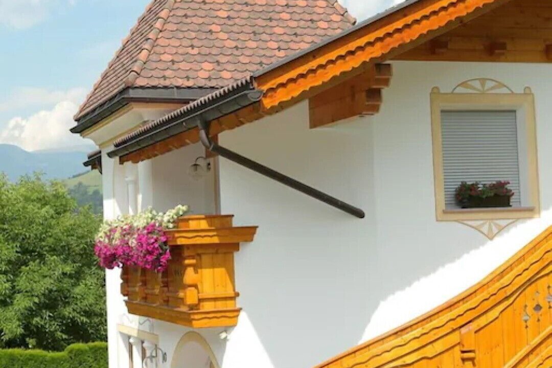 Photo of Outdoor in Laion