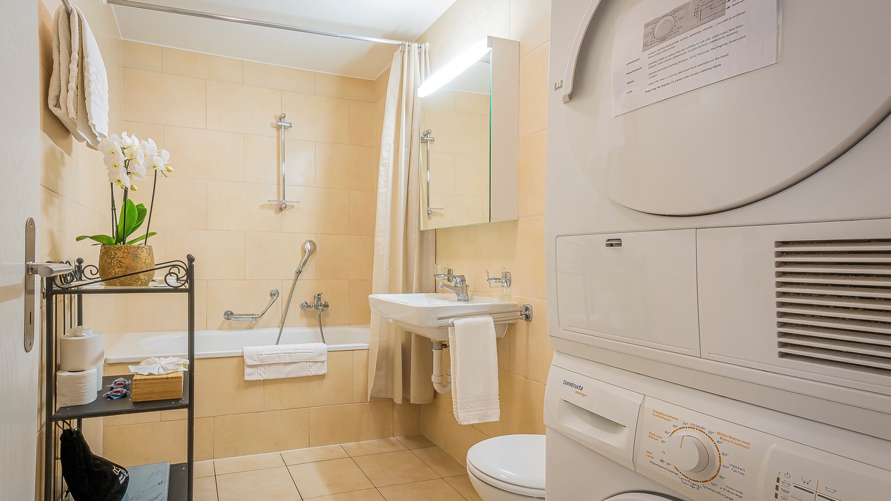 Photo of Bathroom in La Tour-de-Treme