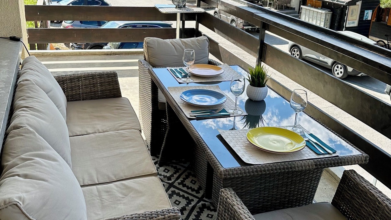 Photo of Outdoor in Salins