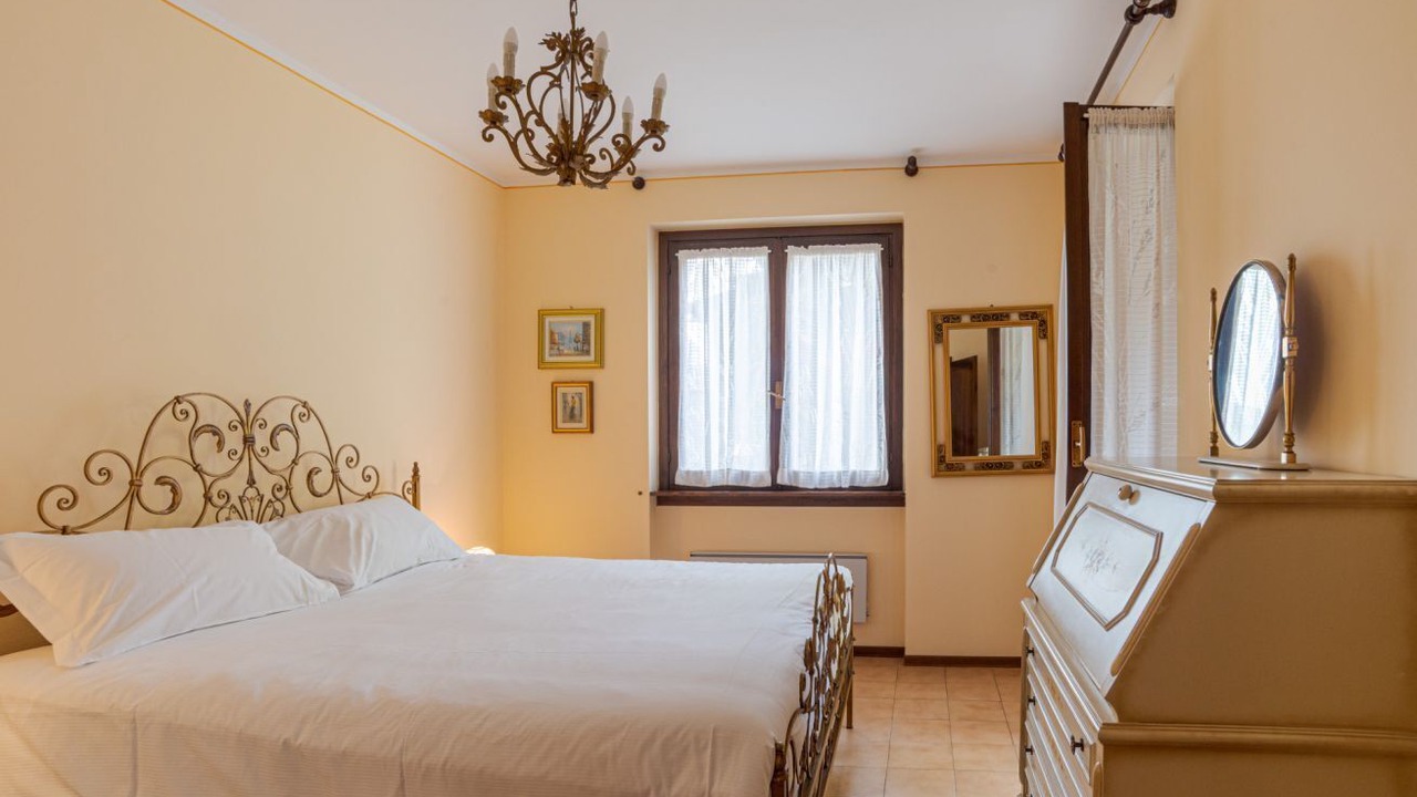 Photo of Bedroom in Menaggio