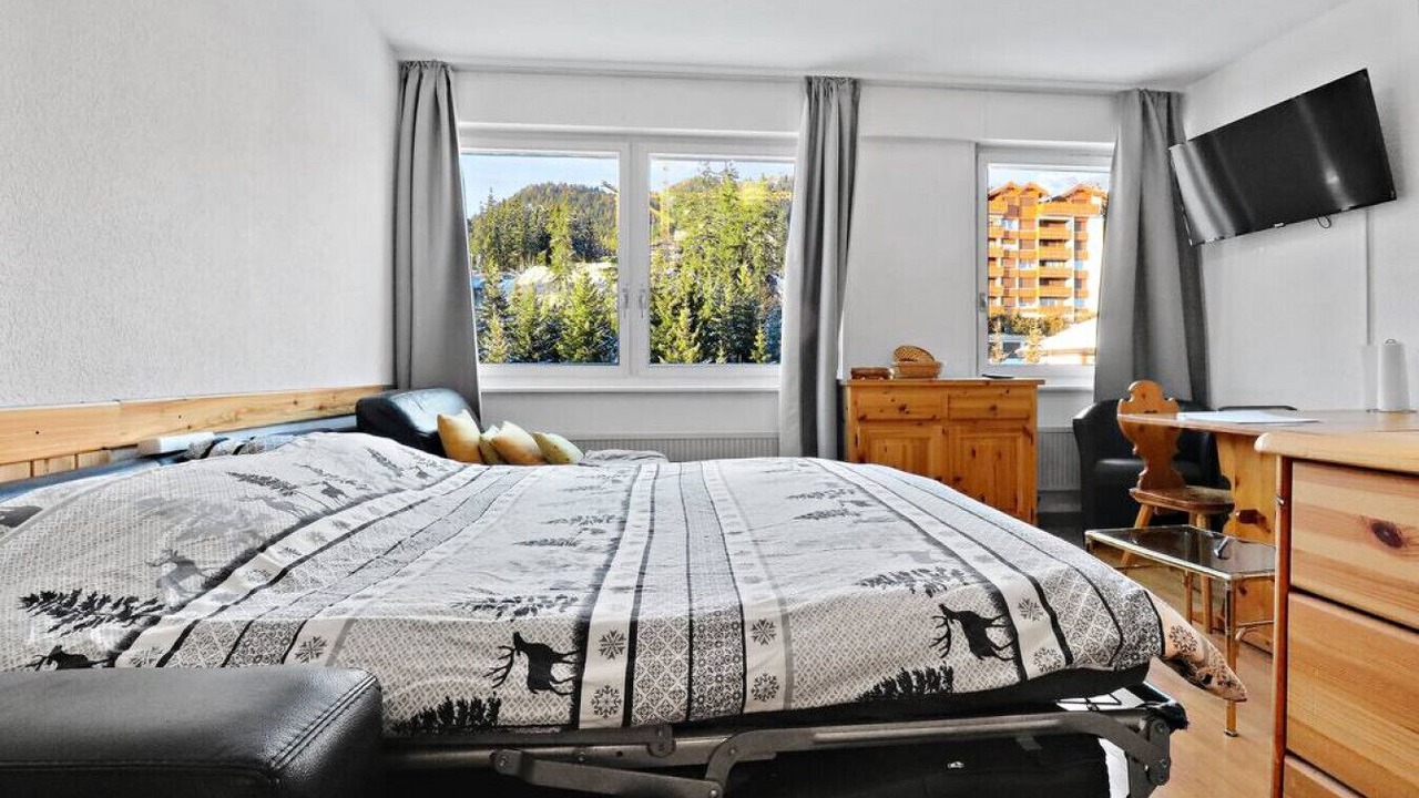 Photo of Bedroom in Lens