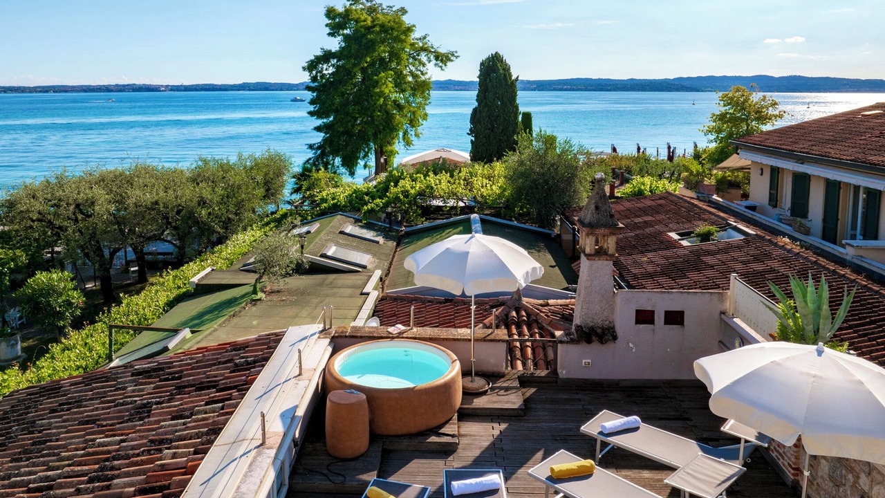 Photo of Patio Balcony in Sirmione Old Town