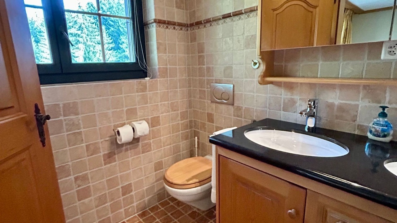 Photo of Bathroom in Saanenmoeser