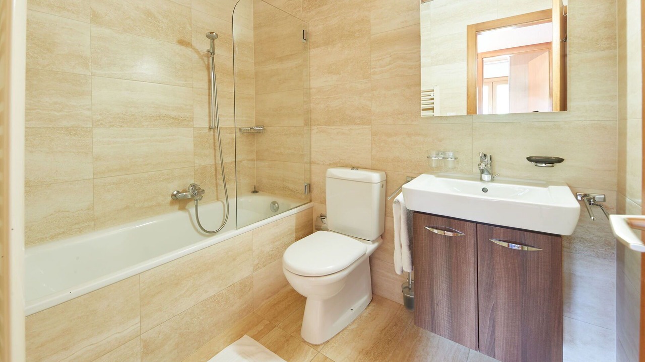Photo of Bathroom in Vex