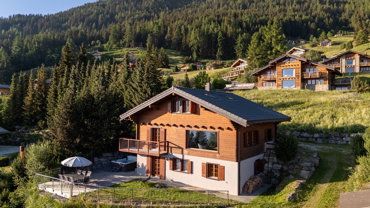 Photo of Outdoor in Saint-Pierre-de-Clages