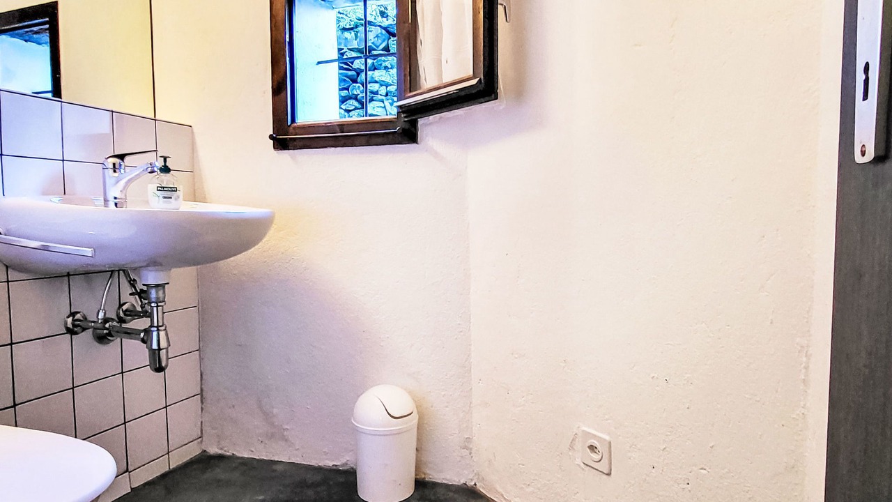 Photo of Bathroom in Aurigeno