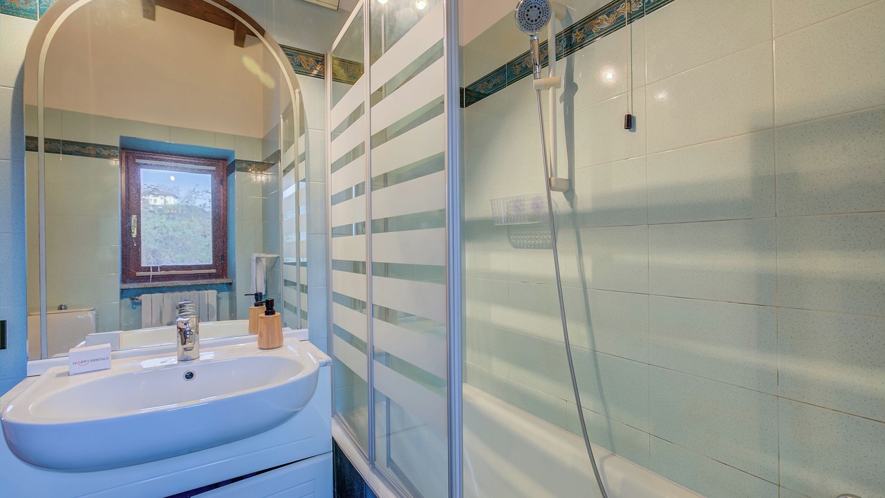 Photo of Bathroom in Leggiuno