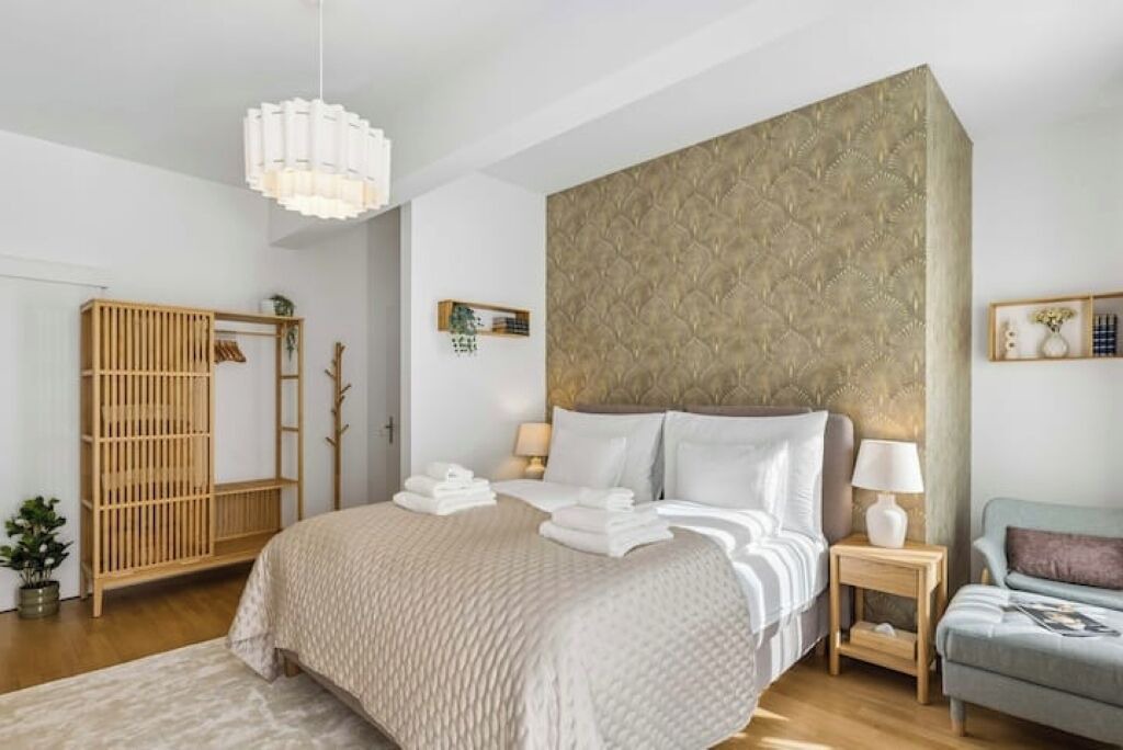 Photo of Bedroom in Center