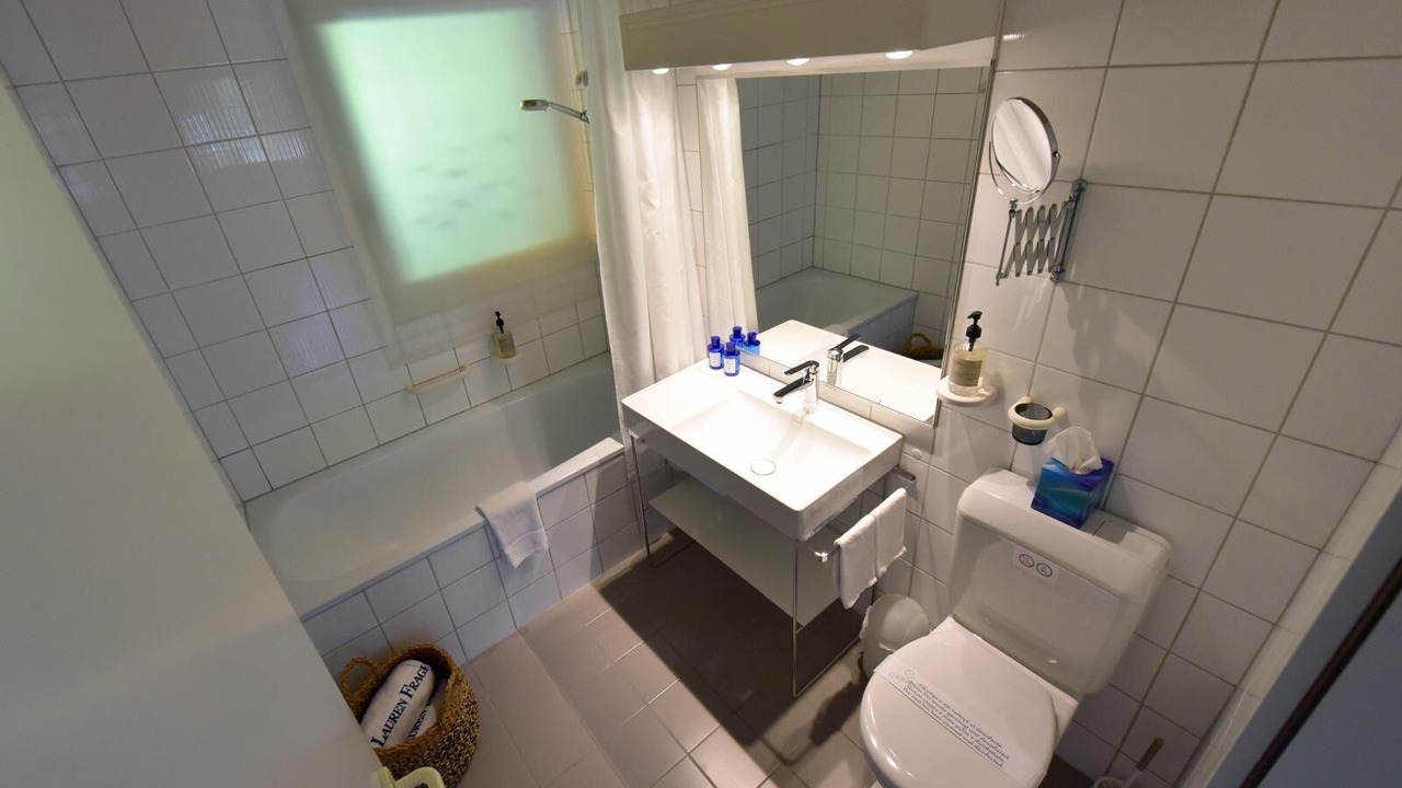 Photo of Bathroom in Boenigen