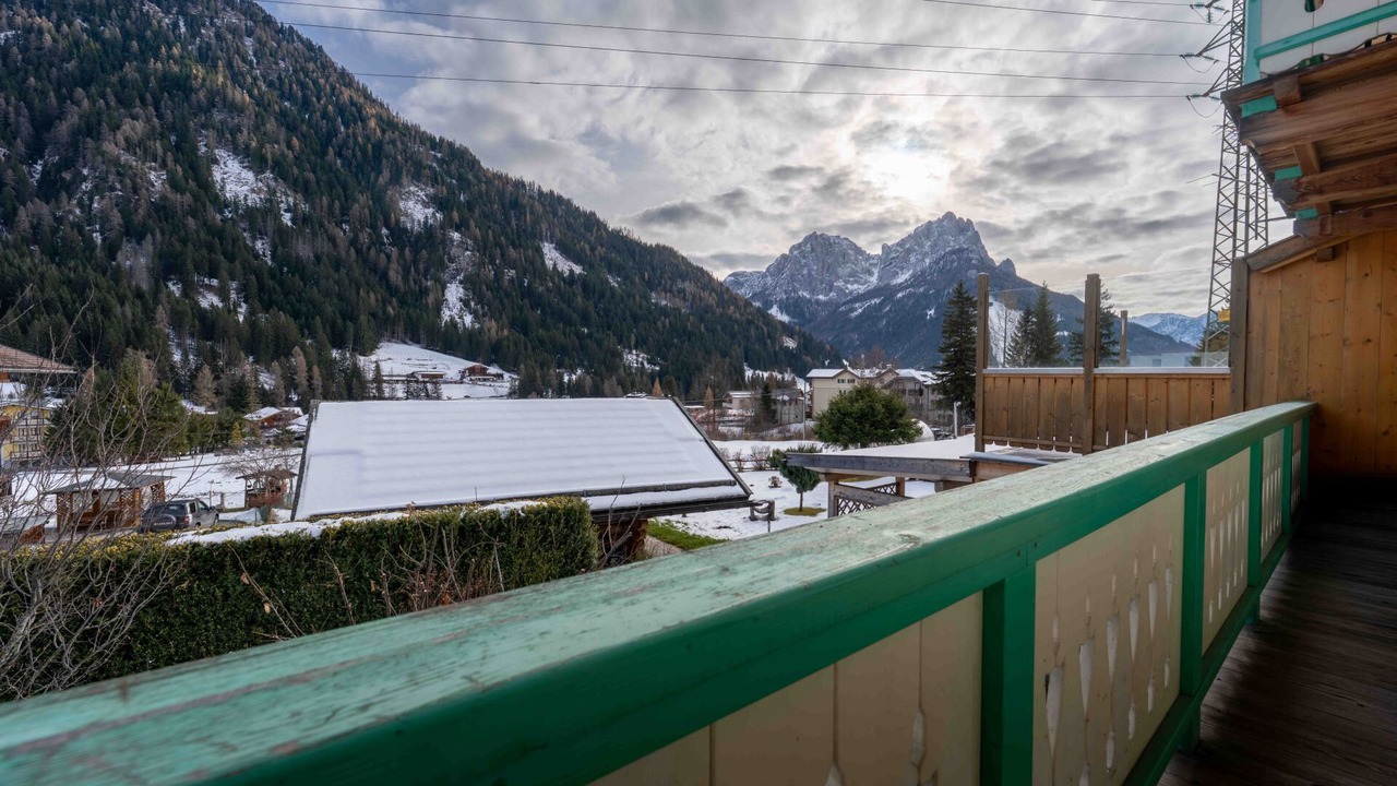 Photo of Outdoor in Pera