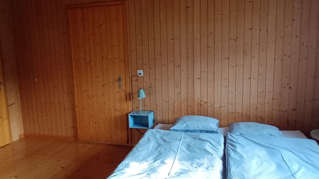 Photo of Bedroom in Grabs