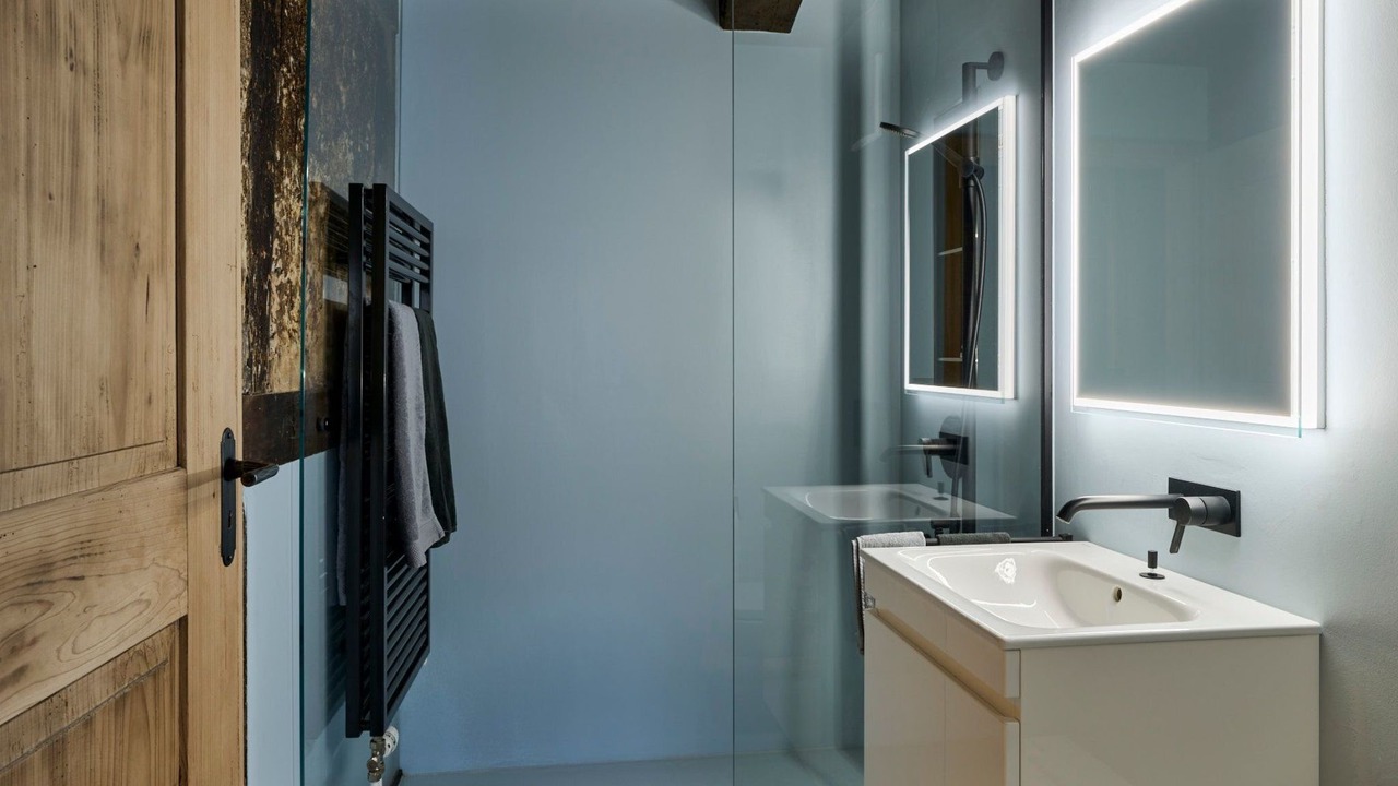 Photo of Bathroom in Naefels