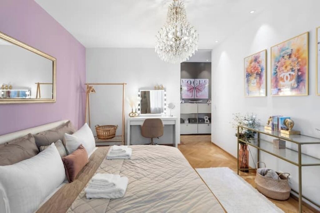 Photo of Bedroom in Center