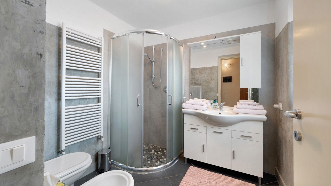 Photo of Bathroom in Angera
