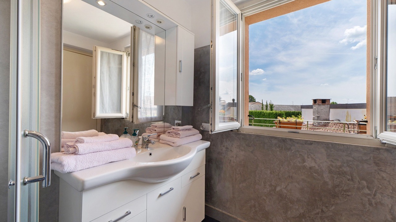 Photo of Bathroom in Angera