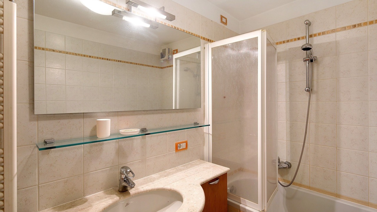 Photo of Bathroom in Teola