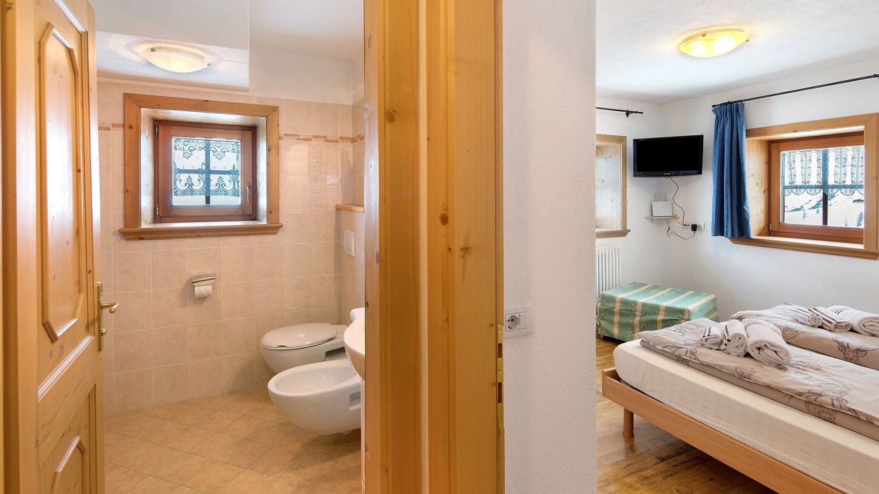 Photo of Bathroom in Trepalle