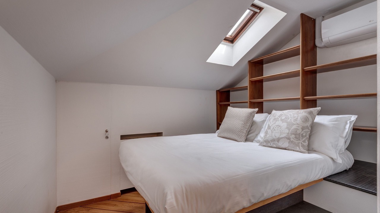 Photo of Bedroom in Mandello del Lario
